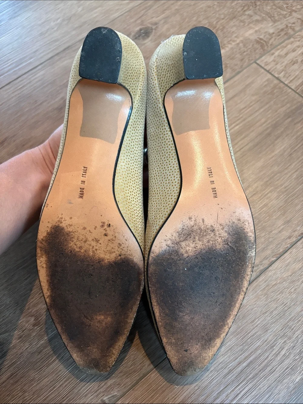 Salvatore Ferragamo Tan Textured Suede Leather Pumps Made in Italy Luxury Kitten
